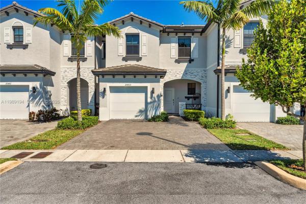 Viewpoint At Vista Lago, 20433 NW 4th Ct, Miami Gardens, Florida 33169, image 1