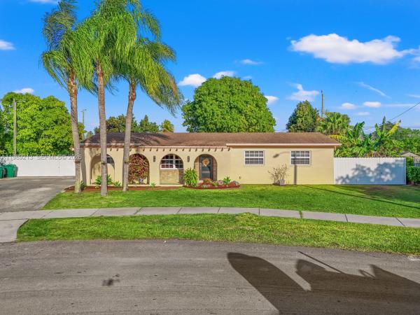 3605 SW 122nd Pl, Unincorporated Dade County, Florida 33175, image 1