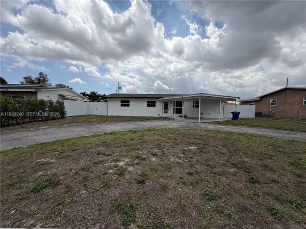 Carol City, 3950 NW 171st Ter, Miami Gardens, Florida 33055, image 2