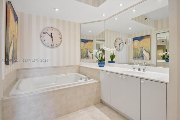 The Landmark, 20185 E Country Club Dr #1805, Aventura, Florida 33180, image 2