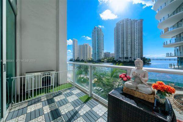 Met 1, 300 S Biscayne Blvd #L-410, Miami, Florida 33131, image 1