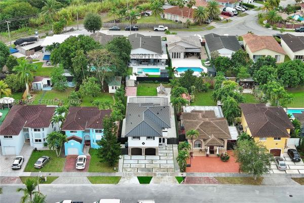 Laguna Ponds, 14052 SW 167th Ter, Richmond West, Florida 33177, image 3