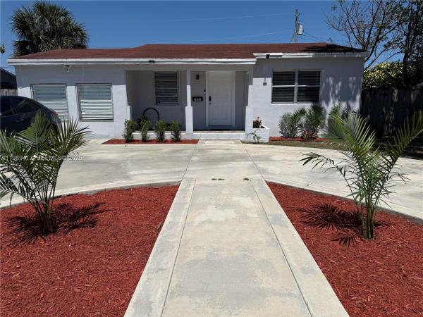 Sunshine Manor, 2533 Wiley St, Hollywood, Florida 33020, image 2