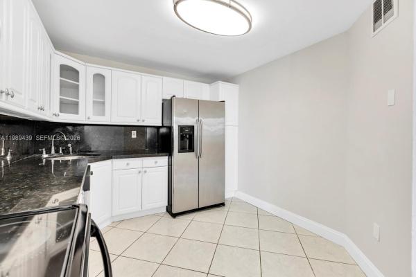 Commodore Plaza Tower, 2750 NE 183rd St #806, Aventura, Florida 33160, image 3