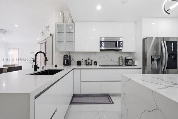 North Gate, 2570 SE 7th Pl, Homestead, Florida 33033, image 1