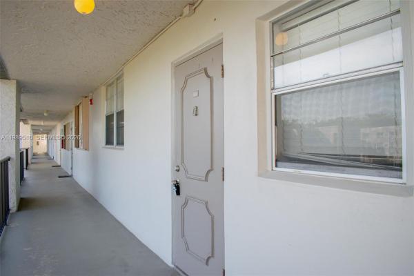 Lagoon Place, 9230 Lagoon Pl #411, Davie, Florida 33324, image 1