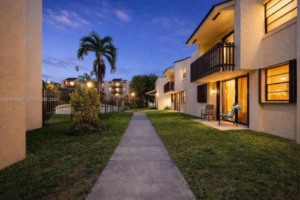 3581 SW 117th Ave #5-308, Unincorporated Dade County, Florida 33175, image 1