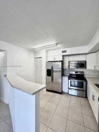 Lakewood At Emerald Hills, 3690 N 56th Ave #902, Hollywood, Florida 33021, image 2