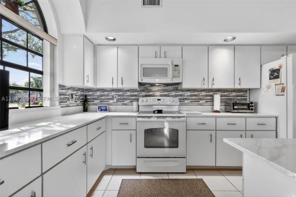 8033 Aberdeen Dr #102, Boynton Beach, Florida 33472, image 3
