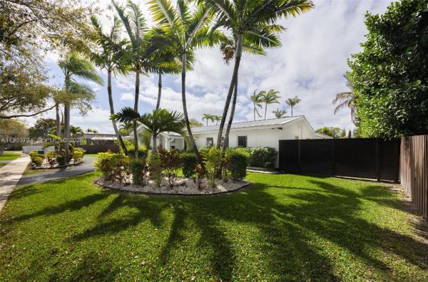 Pinewood Estates, 17520 SW 89th Ave, Palmetto Bay, Florida 33157, image 1