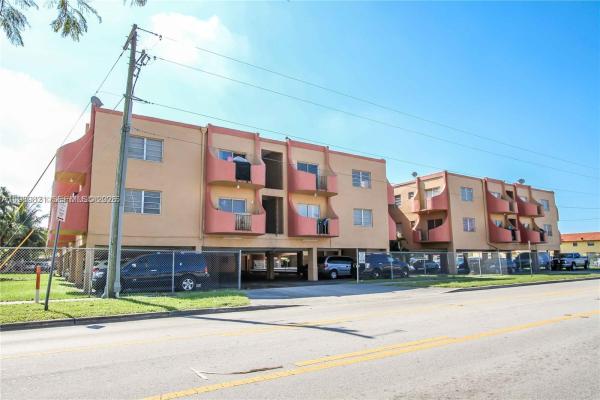 Lisa Manor, 3675 W 11th Ave #320, Hialeah, Florida 33012, image 2