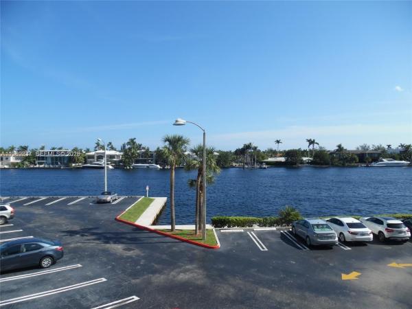 Waterview 2, 20515 E Country Club Dr #246, Aventura, Florida 33180, image 2