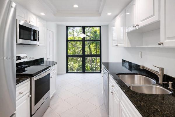 Towers Of Key Biscayne, 1121 Crandon Blvd #F206, Key Biscayne, Florida 33149, image 1
