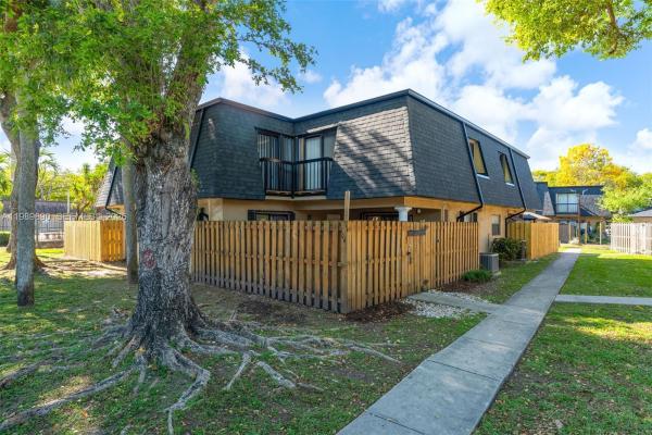 14210 SW 94th Cir Ln #104-35, Unincorporated Dade County, Florida 33186, image 1