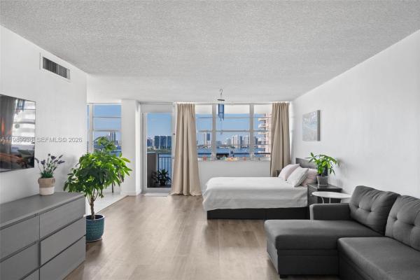 Winston Towers 100, 250 174th St #915, Sunny Isles Beach, Florida 33160, image 2