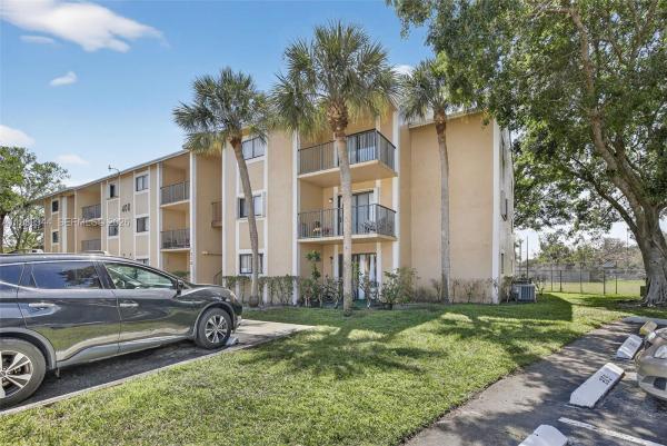 The Palms Of Pembroke, 400 W Palm Cir W #306, Pembroke Pines, Florida 33025, image 1