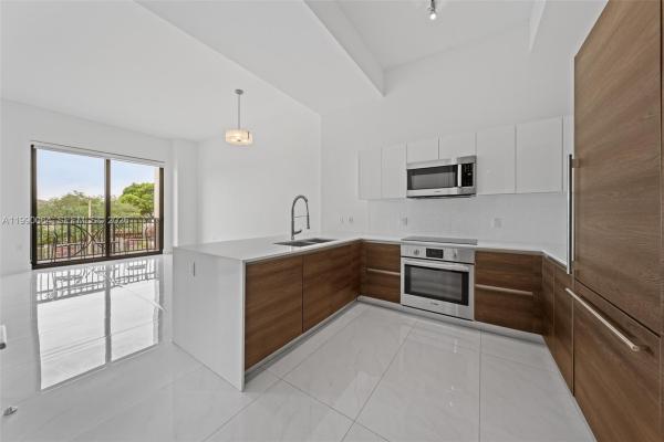 Merrick Manor, 301 Altara Ave #213, Coral Gables, Florida 33146, image 1