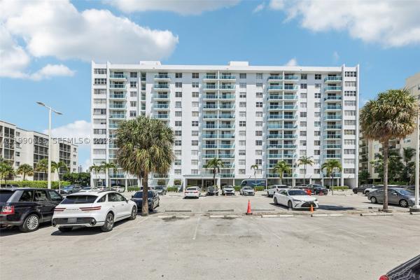 Stratford House, 2841 NE 163rd St #605, North Miami Beach, Florida 33160, image 3