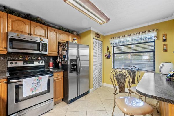 Colony Point, 901 Colony Point Cir #503, Pembroke Pines, Florida 33026, image 3