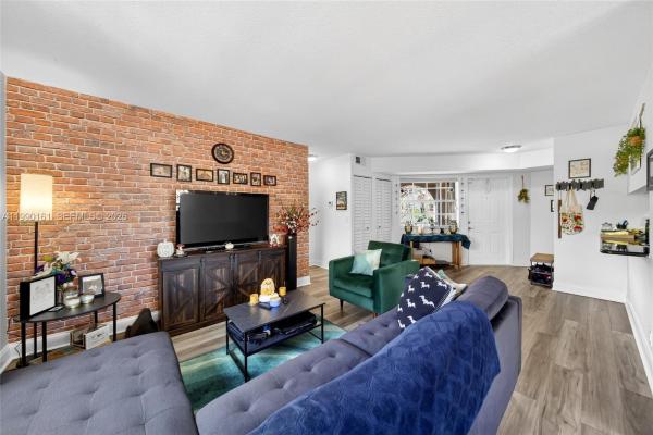 Windmill Lakes, 365 SW 86th Ave #201, Pembroke Pines, Florida 33025, image 1