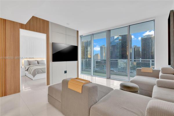 Mint At Riverfront, 92 SW 3rd St #2802, Miami, Florida 33130, image 1