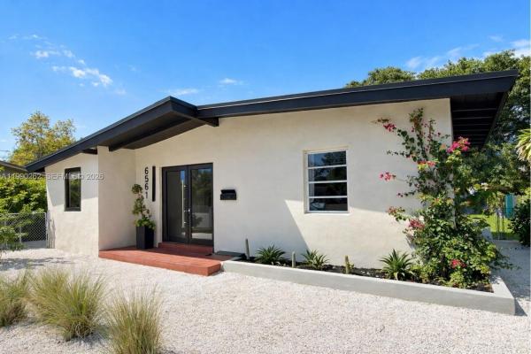 6561 SW 34th St, Unincorporated Dade County, Florida 33155, image 1