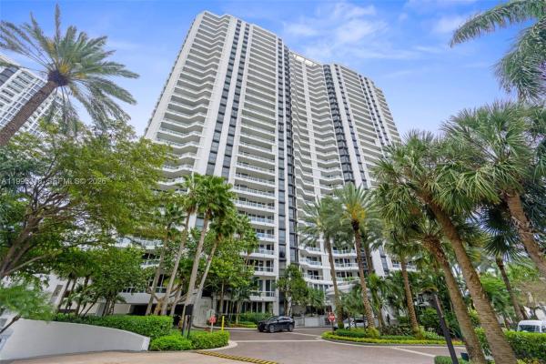 South Tower At The Point, 21055 Yacht Club Dr #3002, Aventura, Florida 33180, image 1