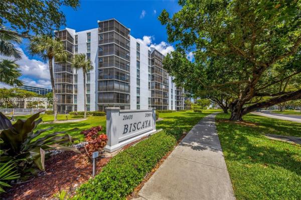 Biscaya, 20400 W Country Club Dr #812, Aventura, Florida 33180, image 1