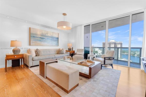 The Parc At Turnberry Isle, 19400 Turnberry Way #2011, Aventura, Florida 33180, image 2