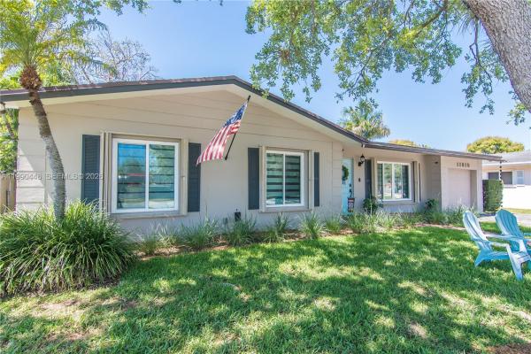 Devon Aire Estates, 11810 SW 121st Ave, Kendall, Florida 33186, image 3