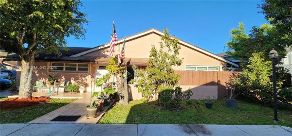 15585 SW 76th Ln #A81-8, Unincorporated Dade County, Florida 33193, image 1