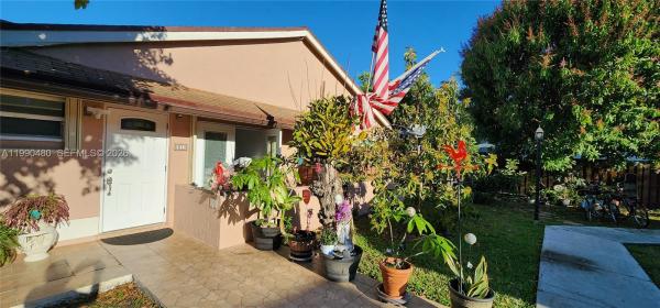 Kendalaire Villas, 15585 SW 76th Ln #A81-8, Kendall West, Florida 33193, image 3