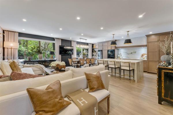 3028 NE Quayside Ln #34, Unincorporated Dade County, Florida 33138, image 1