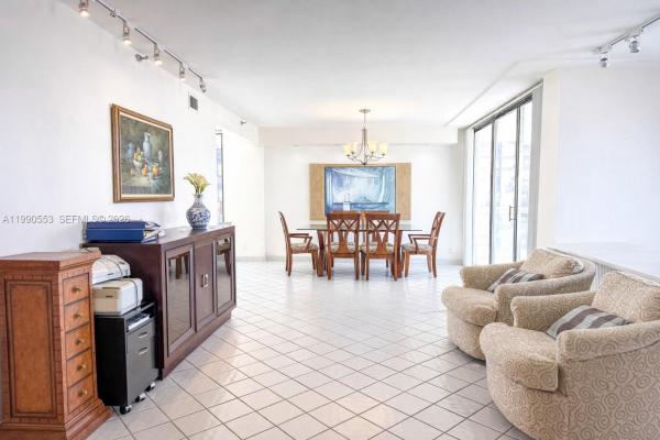 Turnberry Isle North, 19707 Turnberry Way #9D, Aventura, Florida 33180, image 3