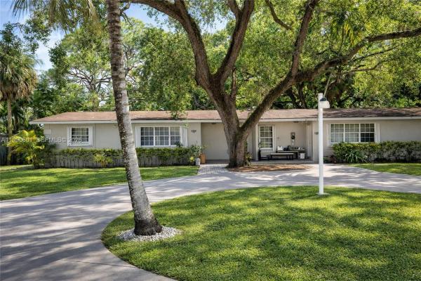 1762 NE 145th St #1760, Unincorporated Dade County, Florida 33181, image 1