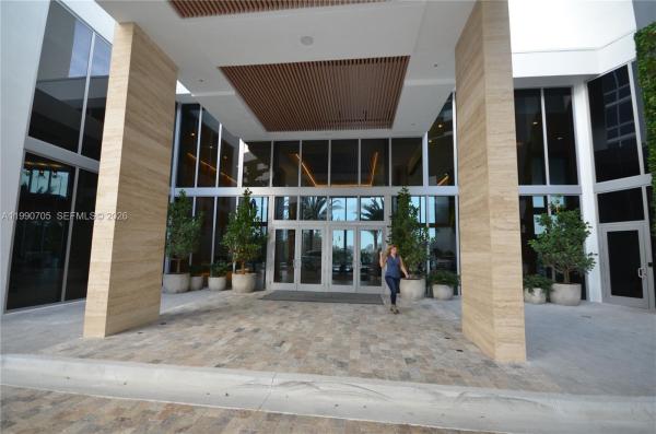 The Harbour South Tower, 16385 Biscayne Blvd #518, North Miami Beach, Florida 33160, image 1