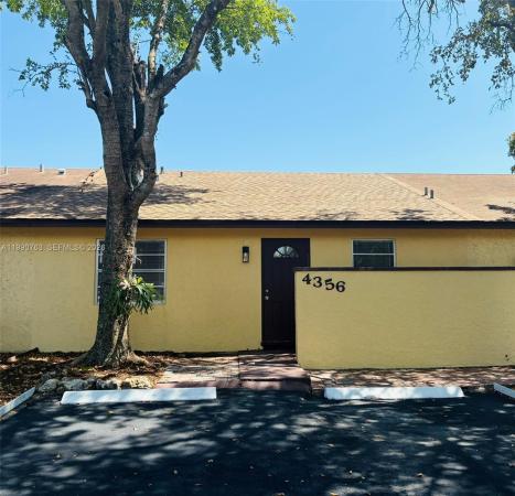 Lake Island, 4356 NW 5th Ave, Deerfield Beach, Florida 33064, image 1