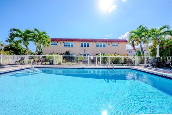 Pompano Place, 221 SE 9th Ave #202, Pompano Beach, Florida 33060, image 1