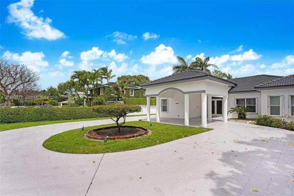 Country Club Estates, 69 S Royal Poinciana Blvd, Miami Springs, Florida 33166, image 2