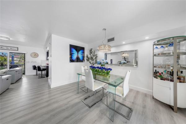 Lakewood Townhome Villas, 12511 SW 12th Ln, Tamiami, Florida 33184, image 3