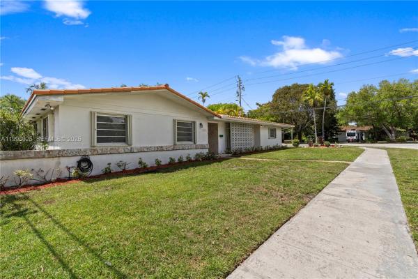 4800 SW 64th Ave, Unincorporated Dade County, Florida 33155, image 1