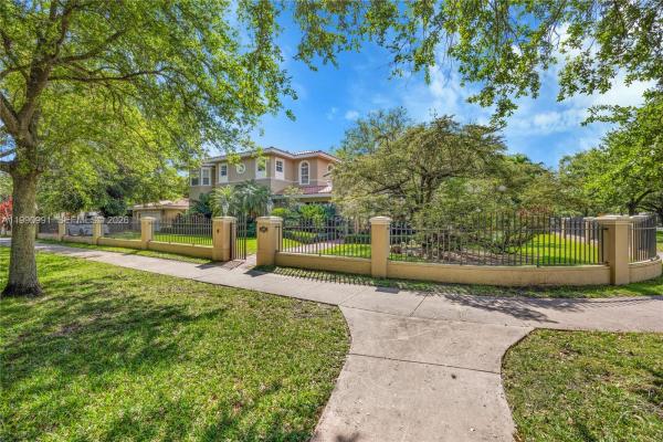 Riviera, 6200 Granada Blvd, Coral Gables, Florida 33146, image 2