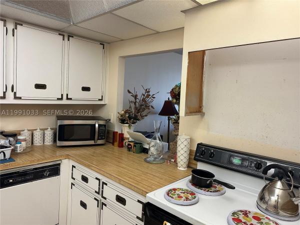 Towers Of Oceanview South, 600 Parkview Dr #717, Hallandale Beach, Florida 33009, image 2