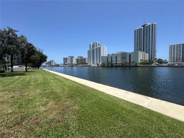 Towers Of Oceanview South, 600 Parkview Dr #717, Hallandale Beach, Florida 33009, image 3