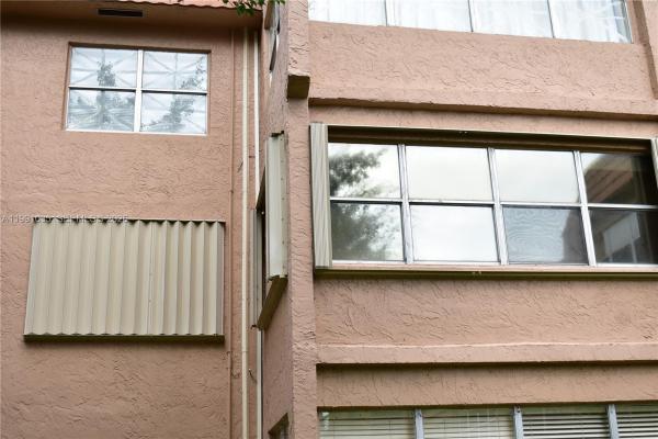 Sunrise Lakes 3, 9800 Sunrise Lakes Blvd #208, Sunrise, Florida 33322, image 2