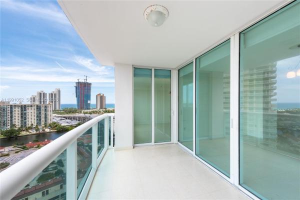 The Parc At Turnberry Isle, 19400 Turnberry Way #1621, Aventura, Florida 33180, image 3