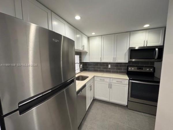 Lagoon Place, 9330 Lagoon Pl #109, Davie, Florida 33324, image 3