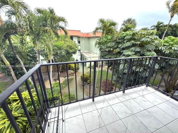 The Racquet Club, 805 W Oakland Park Blvd #D19, Oakland Park, Florida 33311, image 2