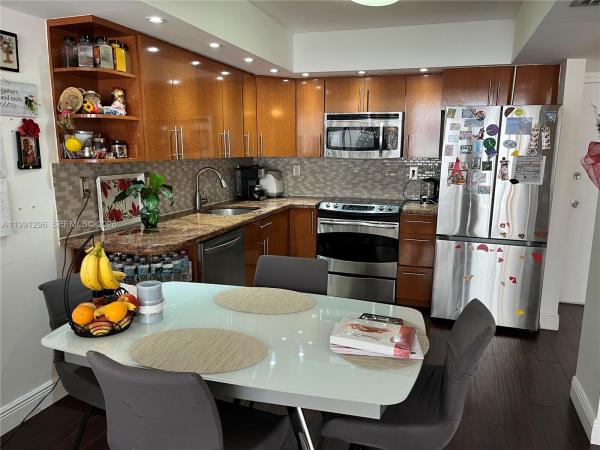 Del Prado, 18051 Biscayne Blvd #903, Aventura, Florida 33160, image 1