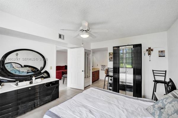 Whitehall Of Pine Island Ridge, 1502 Whitehall Dr #205, Davie, Florida 33324, image 2
